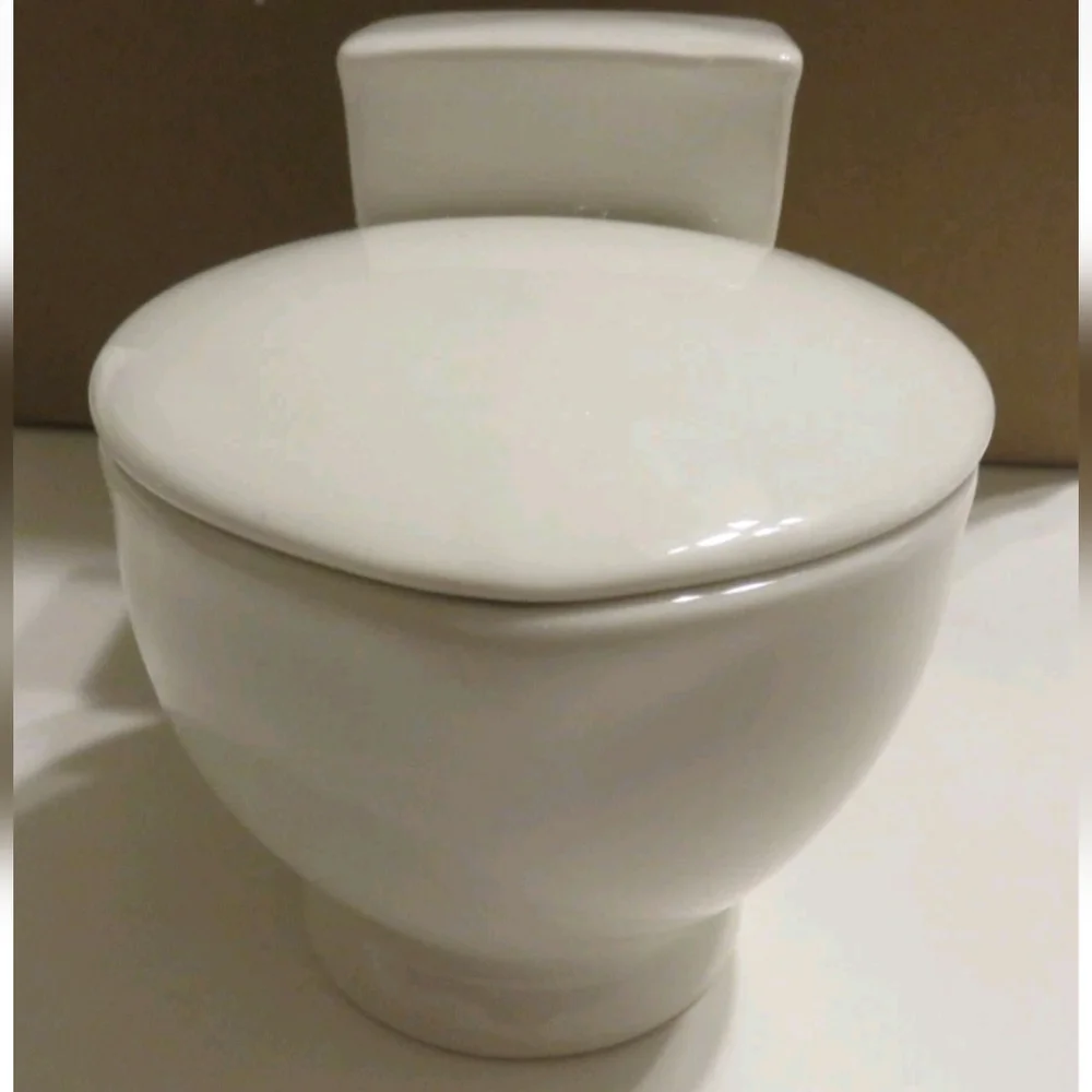 Toilet Bowl Mug Ceramic Mug With Poop Novelty Gag Gift NEW - Picture 2 of 6